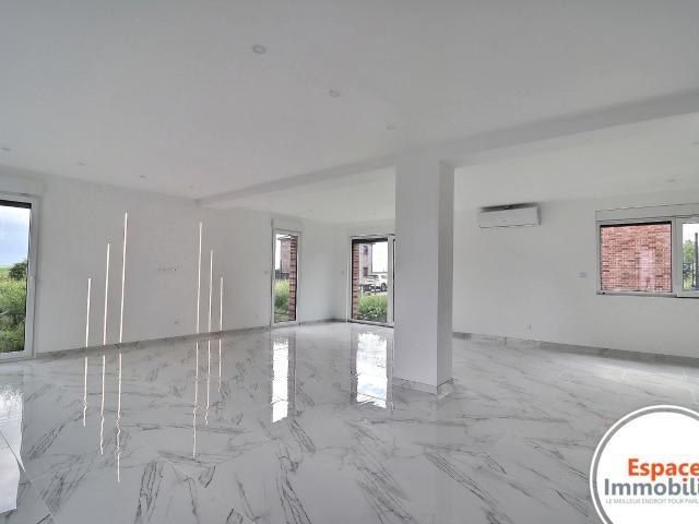 Maison cubique, 145m2, 4 chambres et 3 salles de bains, Noyelles sur selle