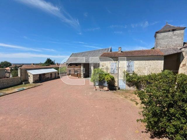 Maison, Curçay sur Dive