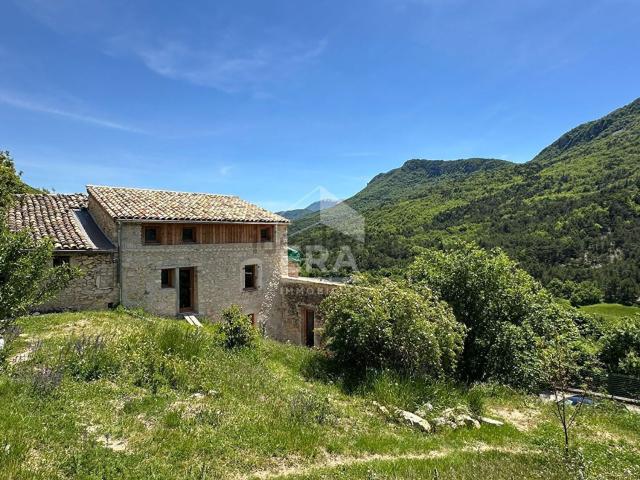 Maison, Curel