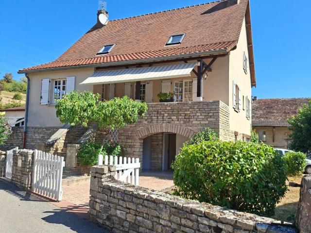 Maison, Curtil sous Burnand