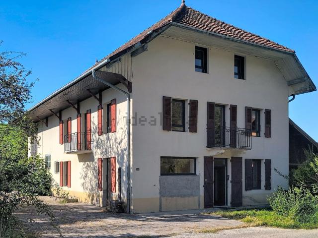 Maison, Cusy