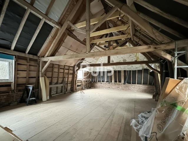 Maison à très fort potentiel 7000 M2 de terrain
