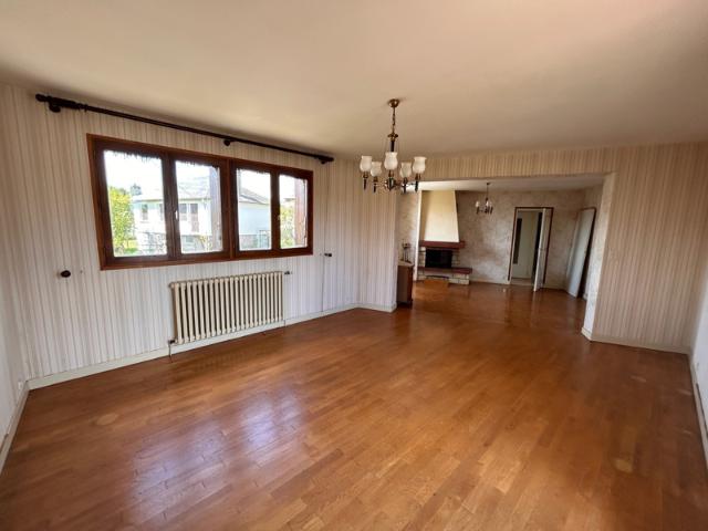 Maison à Ussel en CORREZE