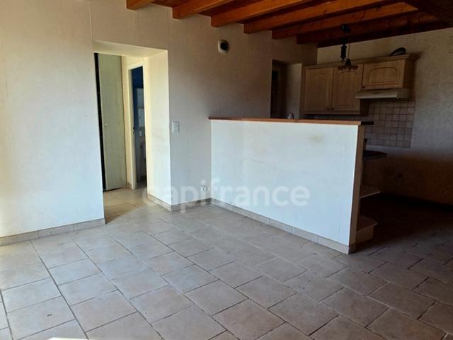 Maison à vendre 3 pièces 61M² Ancienne ferme avec dépendances sur 2 770 m² de terrain – La Brousse 17160