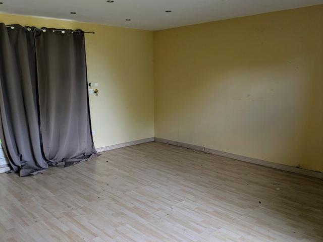 Maison à vendre 3 pièces, ferme longère bressane à rénover sur T 7814m²