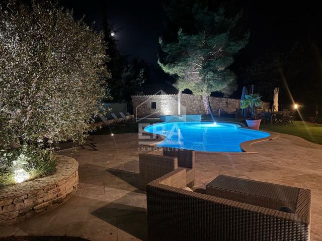 Maison à vendre 04 proche sisteron 4 chambres avec piscine. 132m² Salignac