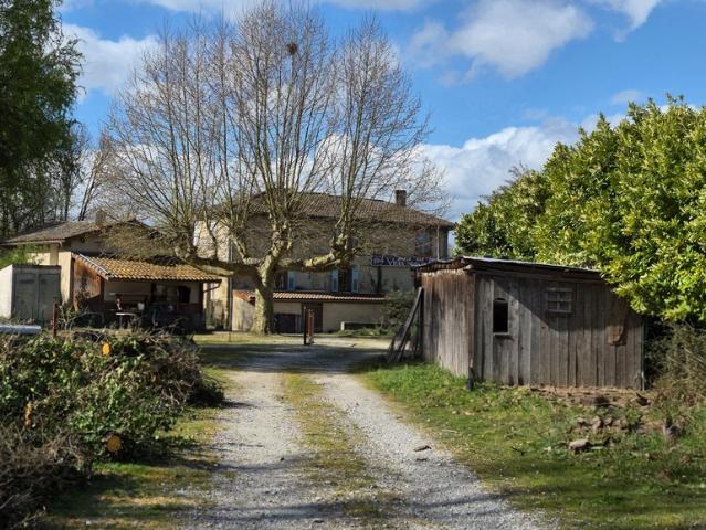 Maison à vendre 10 pièces CHANTEMERLE LES BLES 26