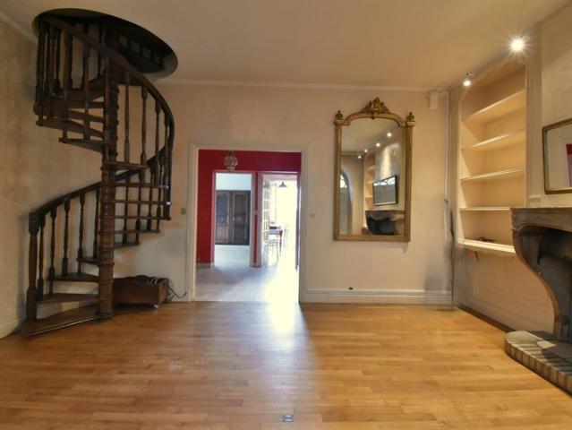 Maison à vendre 10 pièces SAINT AGREVE 07