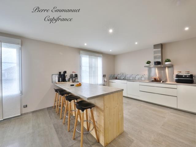 Maison à vendre 10 pièces SAINT AMBREUIL 71