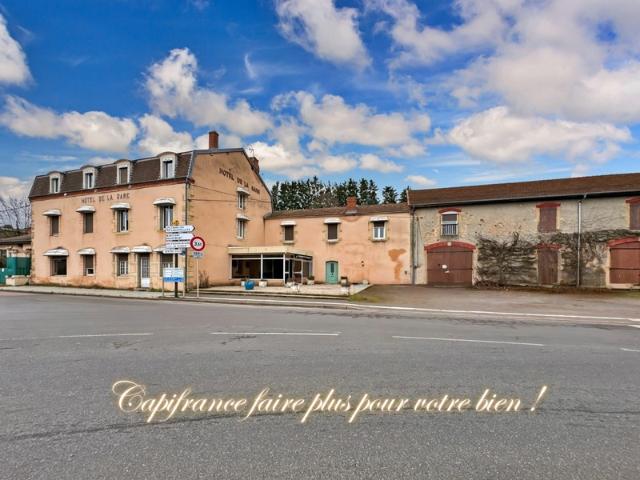 Maison à vendre 11 pièces LA CLAYETTE 71 530m ² habitables 13 pièces piscine dépendances terrain 3822 m²