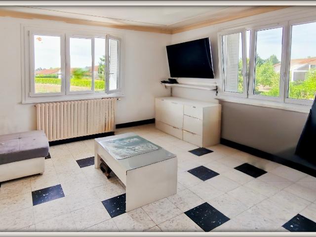 Maison à vendre 122 m² 5 pièces BAGE LA VILLE double garage. 122m² Bâgé la Ville