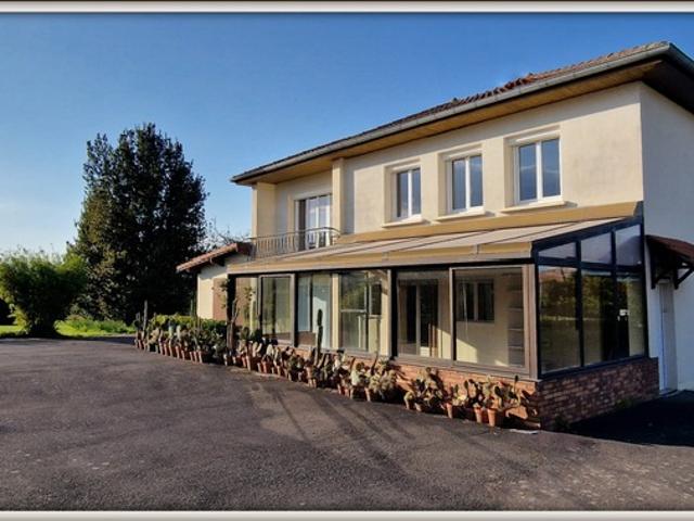 Maison à vendre 167m², 7 pièces FEILLENS 01 terrain 1350m², 5 chambres, garage, hors lotissement