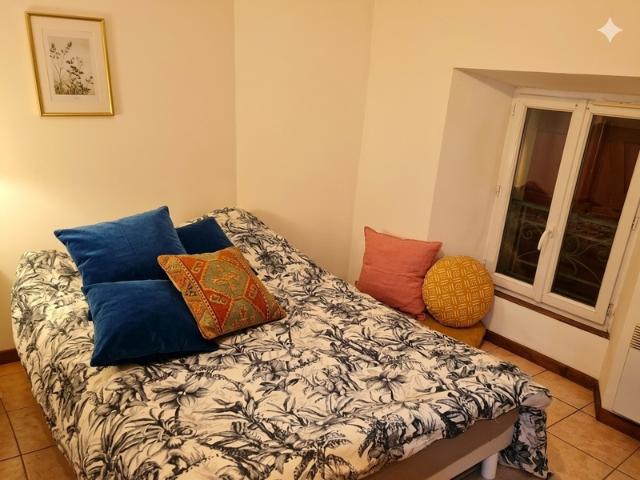 Maison à vendre 16 pièces pour investisseurs CHAMPAGNE 17