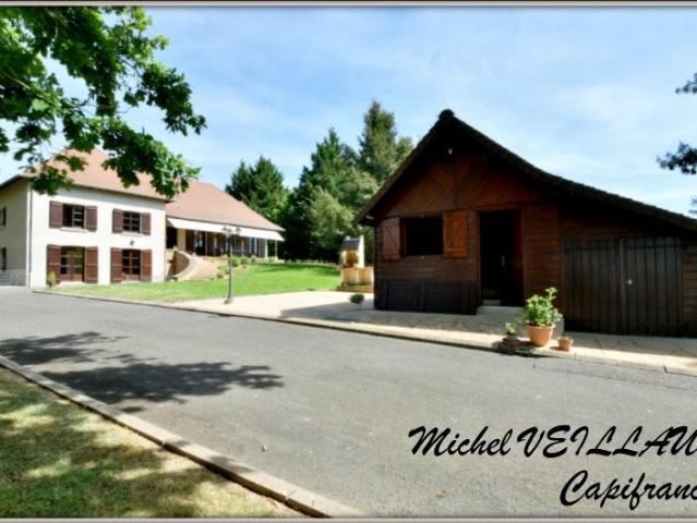 Maison à vendre 16 pièces Cronat 71, 6 chambres, triple ga. 365m² Cronat