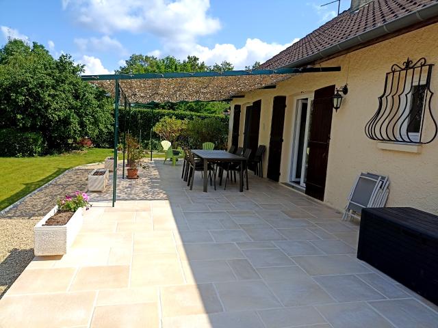 Maison familiale 179 m² 4 Chambres Dépendance 4 Garges Atelier Appentis Terrain 1600 m² L'ABERGEMENT DE CUISERY 71