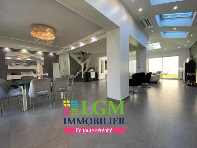 Maison À Vendre 220m² Saint Brice sous Forêt