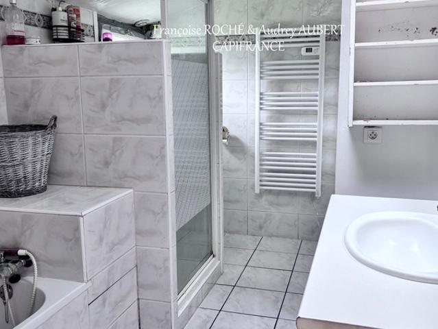 Maison à vendre 2 en 1 7 pièces 5 chambres à TAILLEBOURG 17