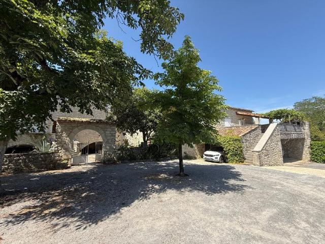 Maison à Vendre 340m² Saint Alban Auriolles