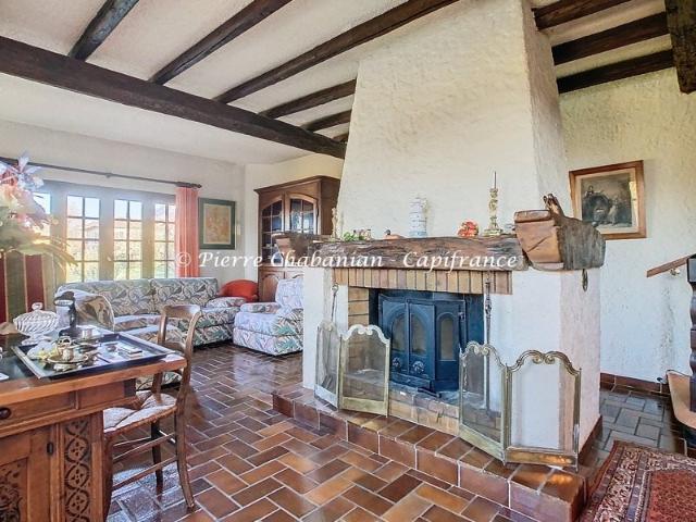 Maison à vendre 7 pièces 185 m² habitables 326 m² au s. 185m² Collonges sous Salève