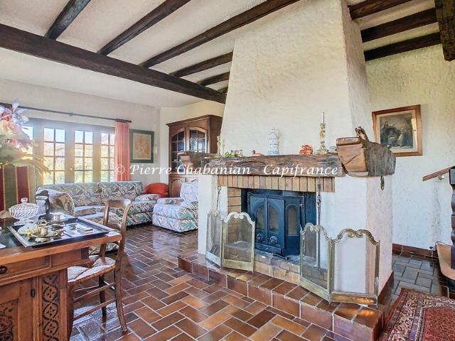 Maison à vendre 7 pièces 185 m² habitables 326 m² au sol 1359 m² de terrain vue panoramique COLLONGES SOUS SALEVE 74