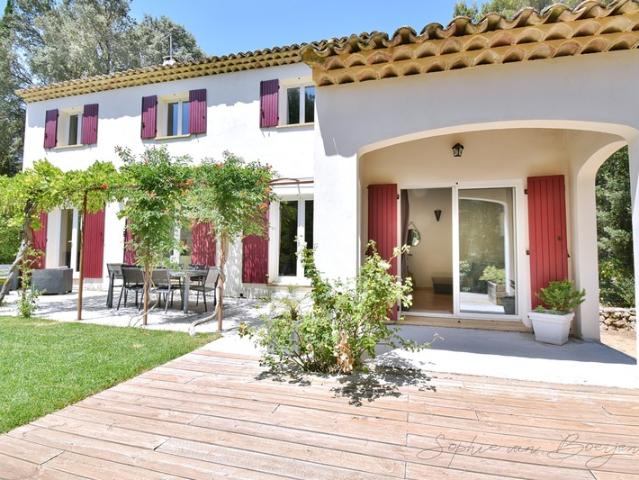Maison à vendre 7 pièces SAINT MARC JAUMEGARDE 13, de 140 m² sur plus de 1 400 m², 4 chambres, au calme