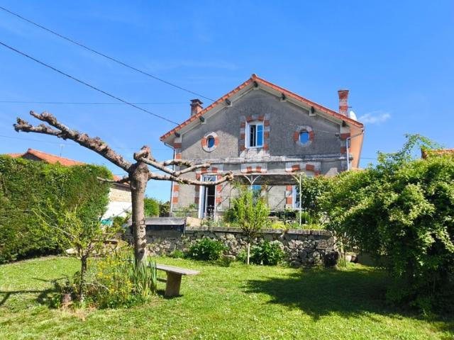 Maison à vendre 7 pièces SAINT SORNIN 16