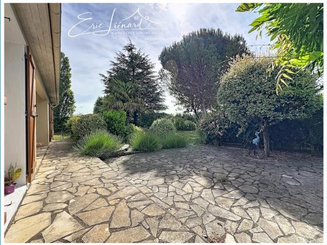 Maison à vendre 7 pièces SAINTE EANNE 79