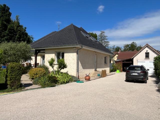 Maison à vendre 7 pièces SASSENAY 71 avec piscine, sur terrain de 1483m²