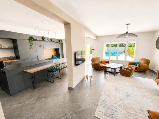 Maison à vendre 7 pièces PEROLS 34