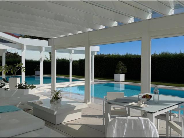 Maison à vendre 7 pièces PREVESSIN MOENS 01 Une maison pen. 216m² Prévessin Moëns