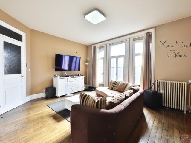 Maison à vendre 7 pièces proche de MONTREVEL EN BRESSE 01