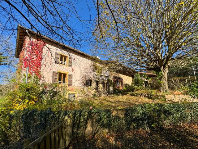 SOUS OFFRE ACCEPTEE Maison à vendre 7 pièces proche de CHAUFFAILLES 71 216m² 5 chambres dépendances terrain 1495m²