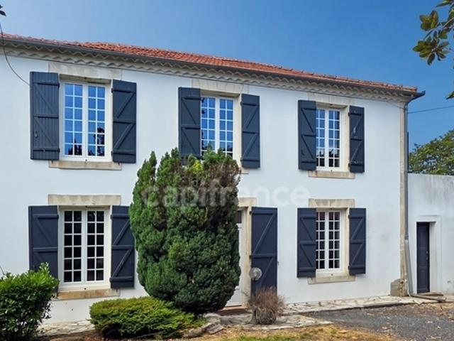 Maison à vendre 7 pièces REANS 32