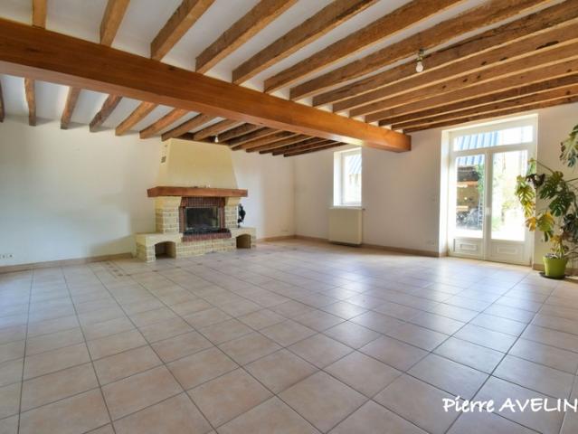 Maison à vendre 7 pièces YEVRES 28