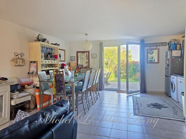 Charmante maison avec 03 chambres en duplex à CALVISSON 30420