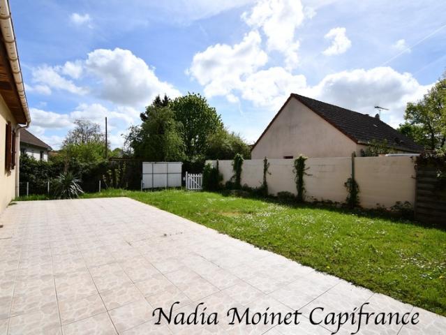 Maison à vendre 4 pièces sous sol total + combles aménageables à Pierres 28