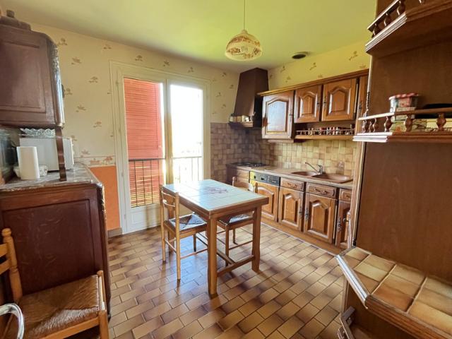 Maison 4 pièces sous sol total terrain de 2146m2 dépendances SAINT FARGEAU 89