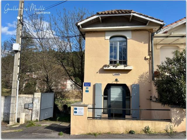 Maison à vendre 4 pièces pour 80m² rénovée et meublée à LAMALOU LES BAINS