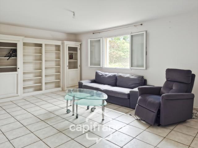 Maison à vendre 4 pièces ROQUEMAURE 30 107m² terrain 1540m² avec piscine et grand garage