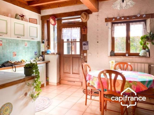 Maison 5 pièces, 115 m2,3 ch, dépendance,sur terrain 600 m2 AIX LES BAINS 73