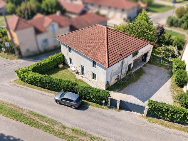 Maison à vendre 5 pièces 162m², terrain 714m² proche centre village d'ATTIGNAT 01