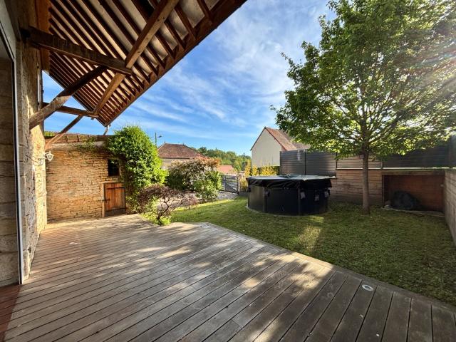 Maison à vendre 5 pièces 170 m² 3 Chambres Jully les B. 167m² Jully lès Buxy