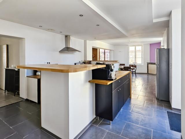 Maison à vendre 5 pièces CHATEAUMEILLANT 18 198m² Châteaumeillant