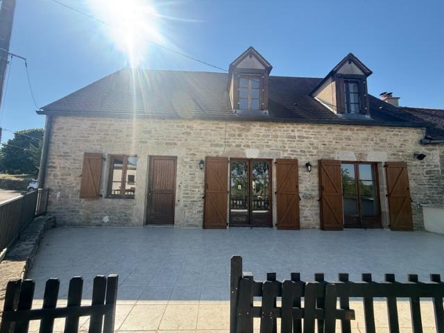Maison à vendre 5 pièces à 8 km de VENAREY LES LAUMES 12 km de MONTBARD