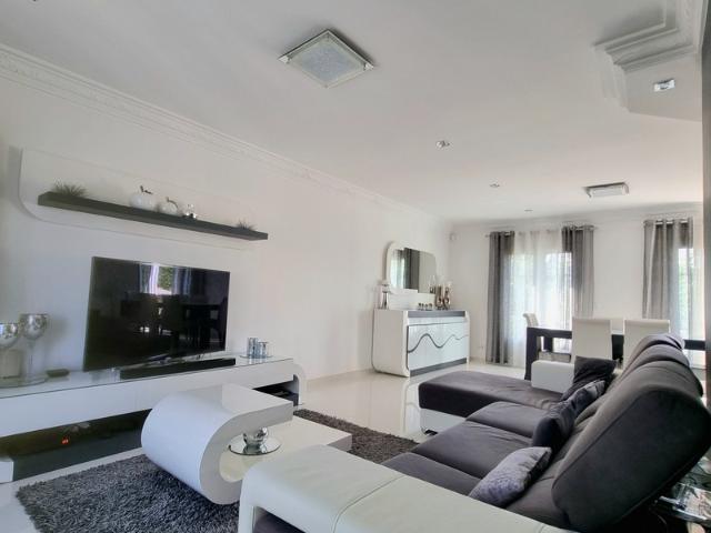 Maison individuelle à vendre 5 pièces GAGNY Terrain 359 m2 proche RER E 93