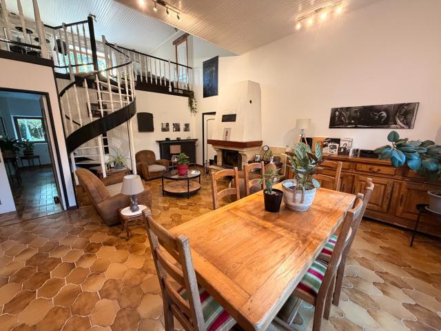 Maison à vendre 5 pièces OYRIERE 70