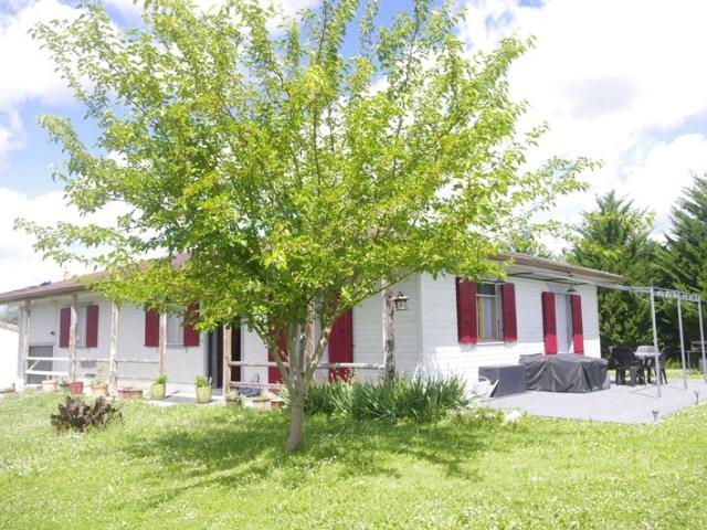 Maison à vendre 5 pièces proche de VIC FEZENSAC 32 terrain 1185 m² avec garage