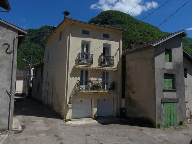 maison à vendre 6 pièces CHALEY 01 de 147 m²