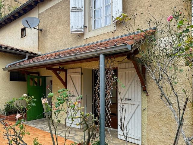 Maison à vendre 6 pièces BASSOUES 32 de 134 m2 avec jardin 2 chambres d'hôtes 777 m2