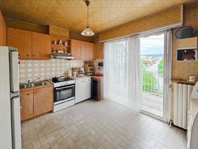 LONS LE SAUNIER – Maison 132 m², 4 chambres, terrasse couverte sans vis à vis et garage